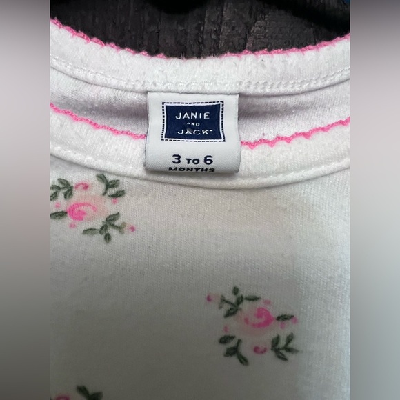 Janie & Jack Infant Baby Girl One Piece Sleeper Flower Pattern Size 3-6 Months. - Picture 3 of 3